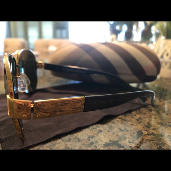 Burberry Aviator Sunglasses - Picture 2 of 7